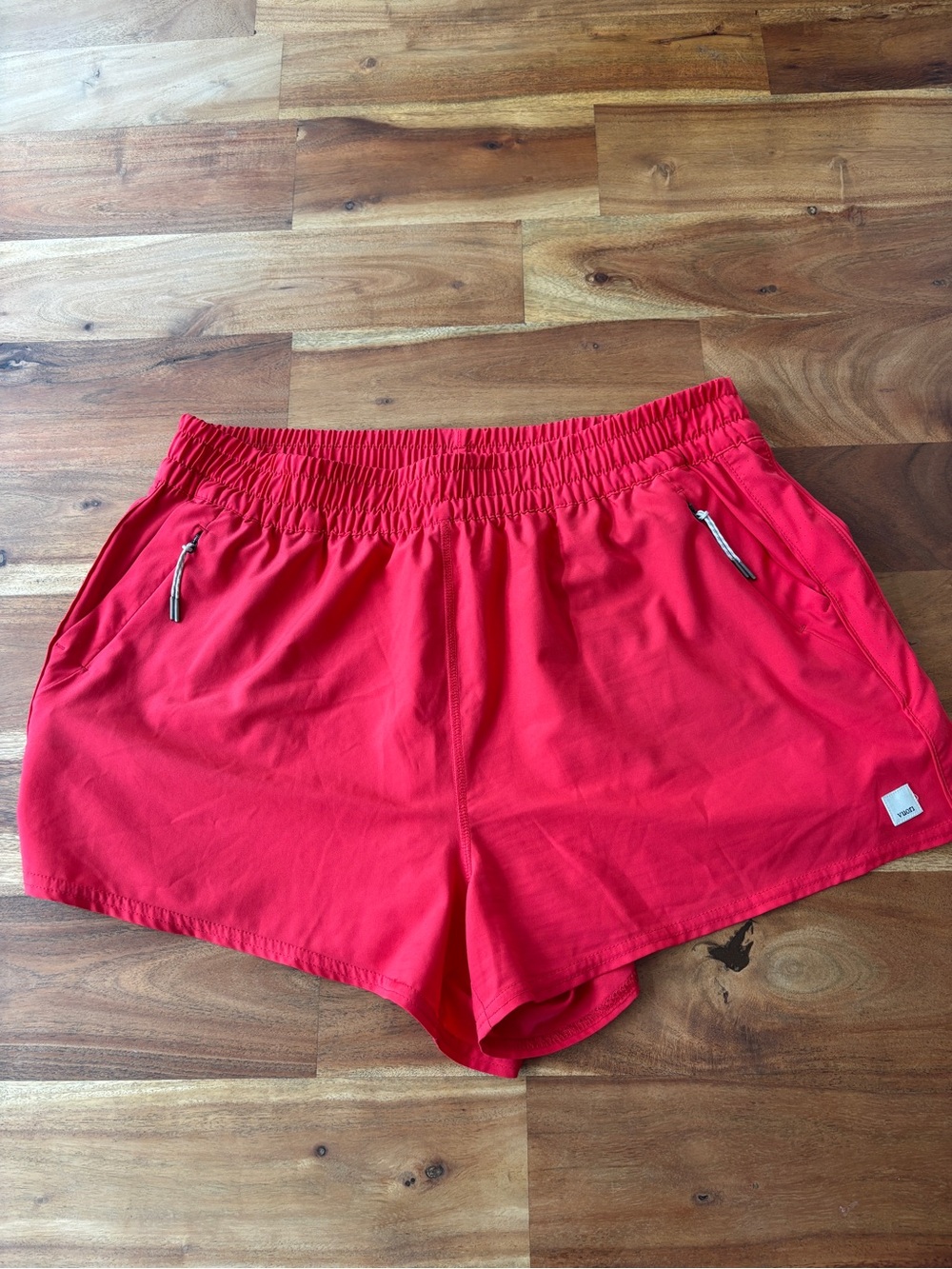 Vuori Dash Red Lined Running Shorts Shirred Waist Back Pocket - Size XL